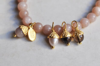 Mondstein Armband mit Eibenbeere